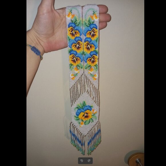 🌼 Beaded Gerdan with Pansy Flower Motifs 🌼 - Picture 6 of 6